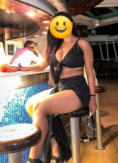 I Am an Airhostess. Real Meet and Cam - puta in Hyderabad Photo 9 of 9
