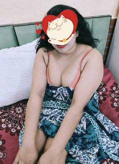 I Am Deepika, Real Meet N Live Cam Show - puta in New Delhi Photo 8 of 13
