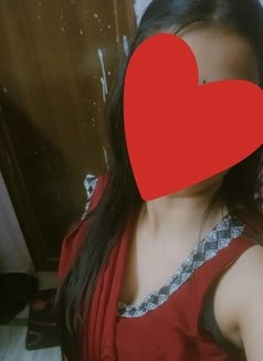 i am Deepti Alone for cam & meet - escort in New Delhi Photo 1 of 5