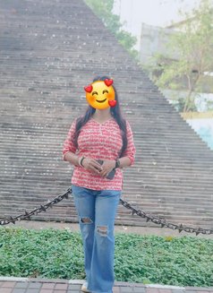 i am Deepti Alone for cam & meet - escort in New Delhi Photo 8 of 11