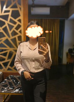 i am Deepti Alone for cam & meet - escort in New Delhi Photo 10 of 11