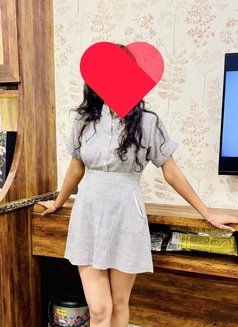 I am Diksha independence - escort in Noida Photo 2 of 4