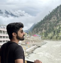 I Am Groot - Acompañantes masculino in Lahore