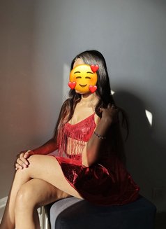 My age 19 i am independent Hema - puta in New Delhi Photo 5 of 8