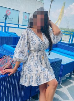 Ayisha indep. (Cam with real meet) - escort in Hyderabad Photo 4 of 5