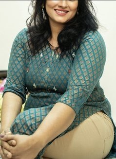 I Am Manju Kerala Malayali Girl - escort in Sharjah Photo 2 of 4