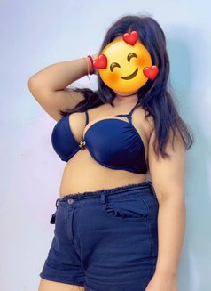 I am Nikki Independent Girl - puta in New Delhi Photo 1 of 5
