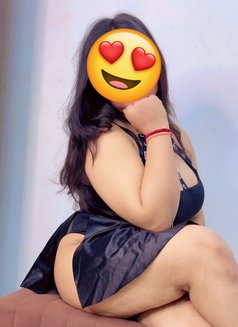 I am Nikki Independent Girl - puta in New Delhi Photo 4 of 5