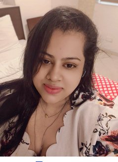 🥂I AM PAYAL CAM🦋& MEET AVAILABLE🥂 - puta in Hyderabad Photo 2 of 3