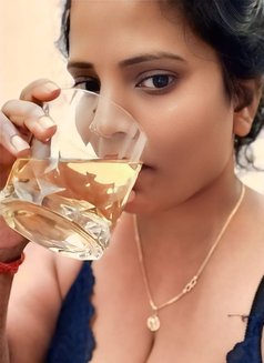 I Am Sexy - puta in Bangalore Photo 4 of 7
