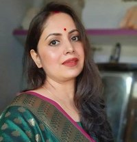 Iṉṟiravu Vivākarattu Peṟṟa Tamiḻ Pāpi - puta in Chennai