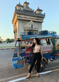 VERY SHORT CURVY TINY WAIST BIG ASS - puta in Bangkok Photo 10 of 30