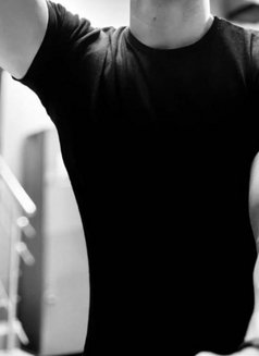 I'm aadi callboy 24hrs available - Male escort in New Delhi Photo 2 of 2