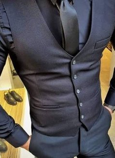I'm aadi professional male escort - Acompañantes masculino in New Delhi Photo 3 of 4