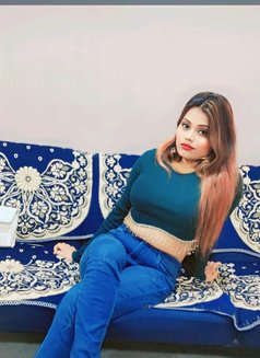 I'm Anamika Singh - puta in New Delhi Photo 2 of 4