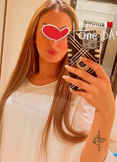 I'm Arab Egypt 22 Years Old New - puta in Al Manama Photo 1 of 5