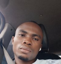 Scrolling out of boredom? Stop - Acompañantes masculino in Accra