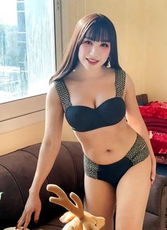 I’m both sweet bottom - Transsexual escort in Abu Dhabi Photo 2 of 7