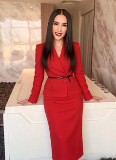 I’m both sweet bottom - Acompañantes transexual in Abu Dhabi Photo 1 of 9