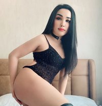 I’m both sweet bottom - Transsexual escort in Abu Dhabi