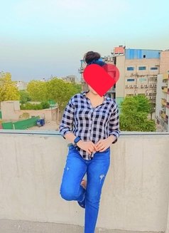 I'm Diksha, 21+ Cute Girl, Real Meeting - puta in Noida Photo 3 of 5