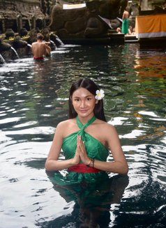 HEIINZ AVAILABLE TOKYO - Transsexual escort in Tokyo Photo 6 of 11