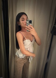 HEIINZ AVAILABLE TOKYO - Transsexual escort in Tokyo Photo 7 of 11