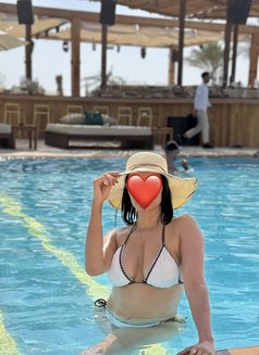 I’m in Yas island - puta in Abu Dhabi Photo 10 of 12
