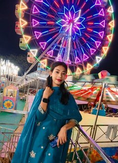 indipendent real meet & Cam Show 📸 - puta in Mumbai Photo 1 of 2