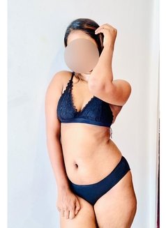 Natasha , 21 yrs CAMSHOW / MEETUPS - escort in Colombo Photo 3 of 7