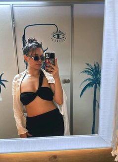 I'm Kavita - escort in New Delhi Photo 4 of 5