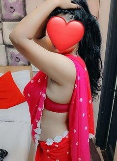 NIHARIKA for Real Meet n Cam Show - puta in New Delhi Photo 11 of 12