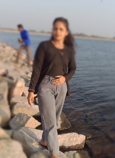 I'm Pallavi Independent Girl - puta in Bangalore Photo 3 of 4