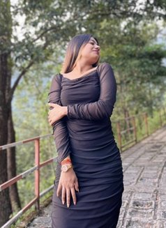 I'm Priya Independent - puta in Hyderabad Photo 2 of 9
