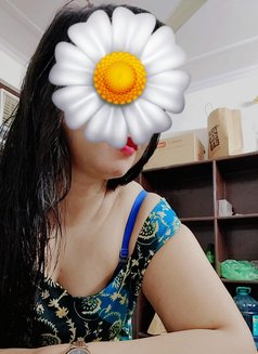 I'm Samrin (Out Call) Cam & Real Meet - puta in New Delhi Photo 11 of 11