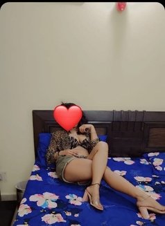 I’m shine yours sunshine cam nd real mee - escort in New Delhi Photo 13 of 15