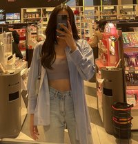 I’m staying in songtan station - Transsexual escort in Seoul