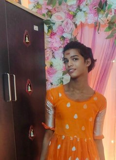 I'm zoya, young shemale age-21 Chennai. - Transsexual escort in Chennai Photo 3 of 5