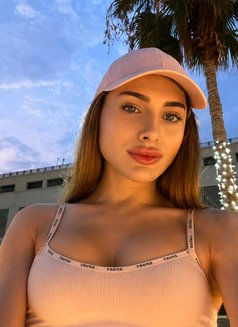 Mila - Transsexual escort in Dubai Photo 1 of 8