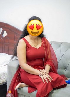 I am pooja from Kerala Full service - escort in Dubai Photo 3 of 4