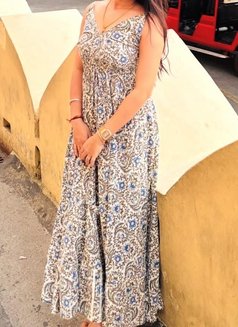 I Self Divya - puta in Mumbai Photo 2 of 6