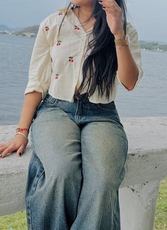I Self Divya - puta in Mumbai Photo 3 of 6