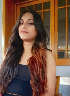 𝚞𝚛𝚟𝚊𝚜𝚑i silk - Transsexual escort in Candolim, Goa Photo 28 of 30