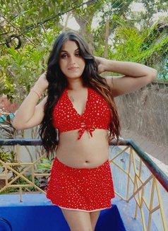 𝚞𝚛𝚟𝚊𝚜𝚑i silk - Transsexual escort in Candolim, Goa Photo 29 of 30