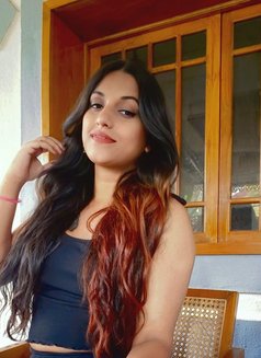 𝚞𝚛𝚟𝚊𝚜𝚑i silk - Transsexual escort in Candolim, Goa Photo 30 of 30