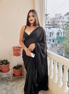 𝚞𝚛𝚟𝚊𝚜𝚑i silk - Transsexual escort in Lucknow Photo 15 of 15