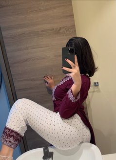 I Slave Am Here I'm Independent Miss - dominatrix in Hyderabad Photo 4 of 6