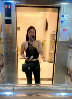Iam Olivia - puta in Dubai Photo 2 of 2