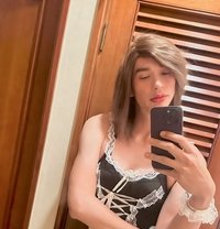 Iam Paris - Transsexual escort in Dubai