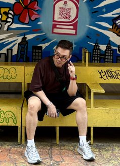 Iam Raw Bert - Acompañantes masculino in Singapore Photo 1 of 5